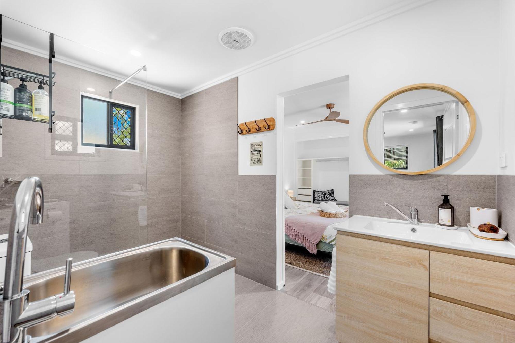Little Sunshine - Private Acreage Guest Home เฮอร์วีย์เบย์ ภายนอก รูปภาพ